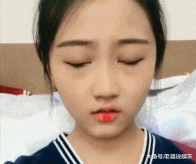 姑娘搞笑gif图片,搞笑gif妹子你的衣服太前卫了