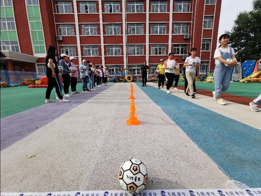 劳店镇中心幼儿园：开园在即教师足球培训先行