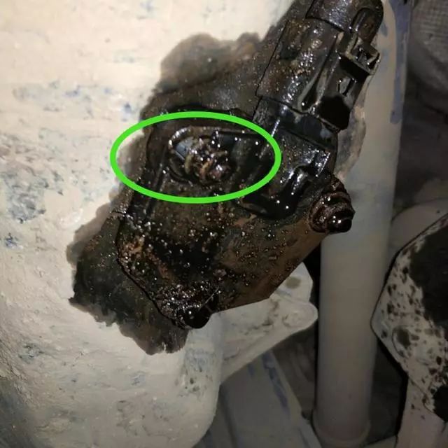 大众迈腾烧机油维修师傅讨论,老迈腾发动机漏油怎么办