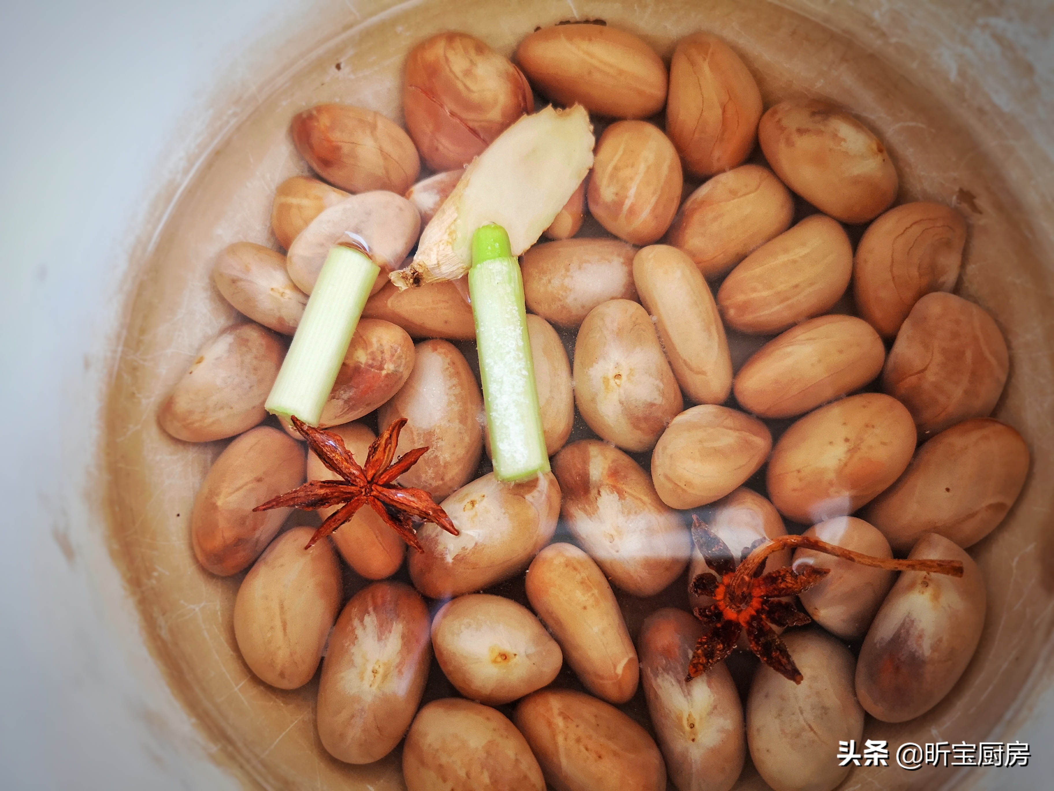 20鏂ょ殑鍗板害姘存灉 (鍗板害浜哄綋涓婚鍚冪殑姘存灉)