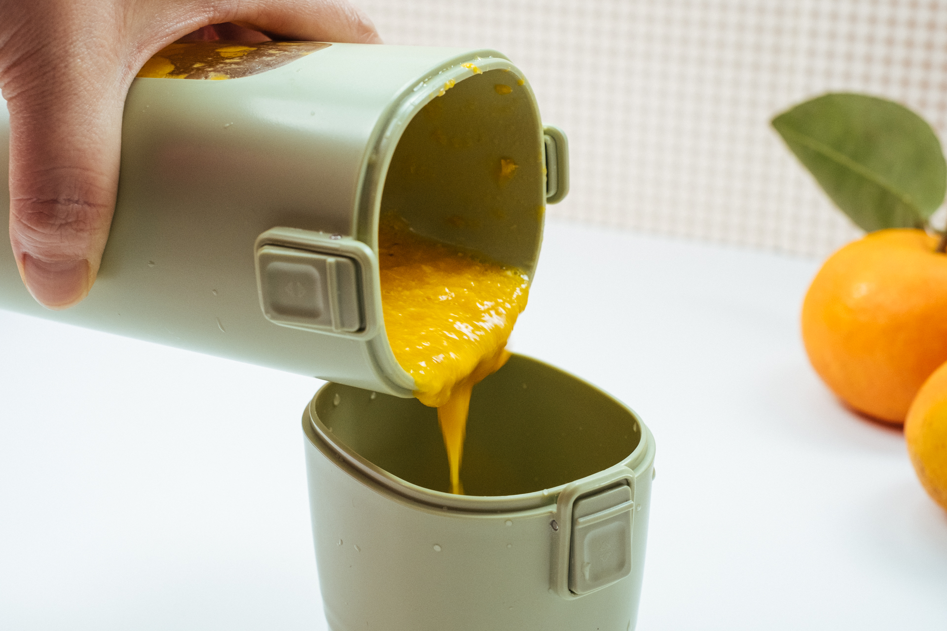 有它之后，我拒绝了含有添加剂的奶茶饮料：臻米J1真空便携果汁杯