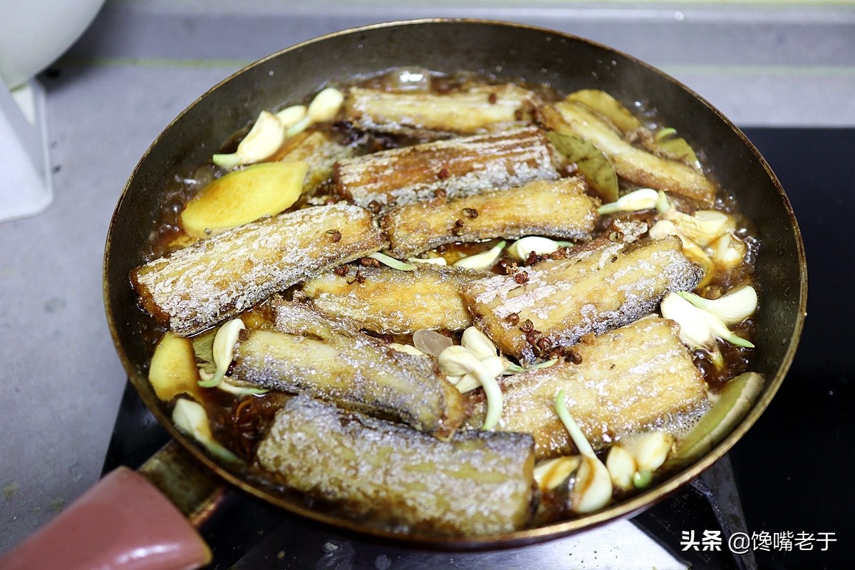 带鱼为什么是深海鱼却那么便宜,带鱼为什么只在深海里才能活