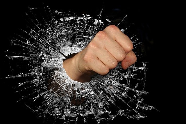 当别人下了一个套，你必须迅速制定一套心理对抗策略｜影响与改变