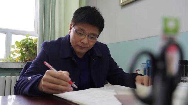 感动支教老师视频,感动无数人的支教老师