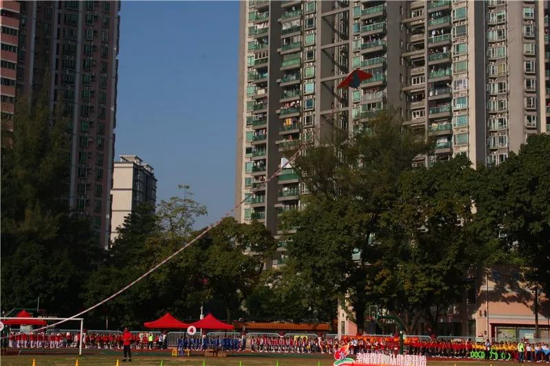 越秀｜太燃！铁一小学的这个体育节活力满满、欢乐满满，还科技感爆棚