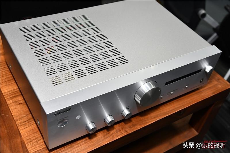 柔和自然的声音体验ONKYO（安桥）A-9130立体声放大器