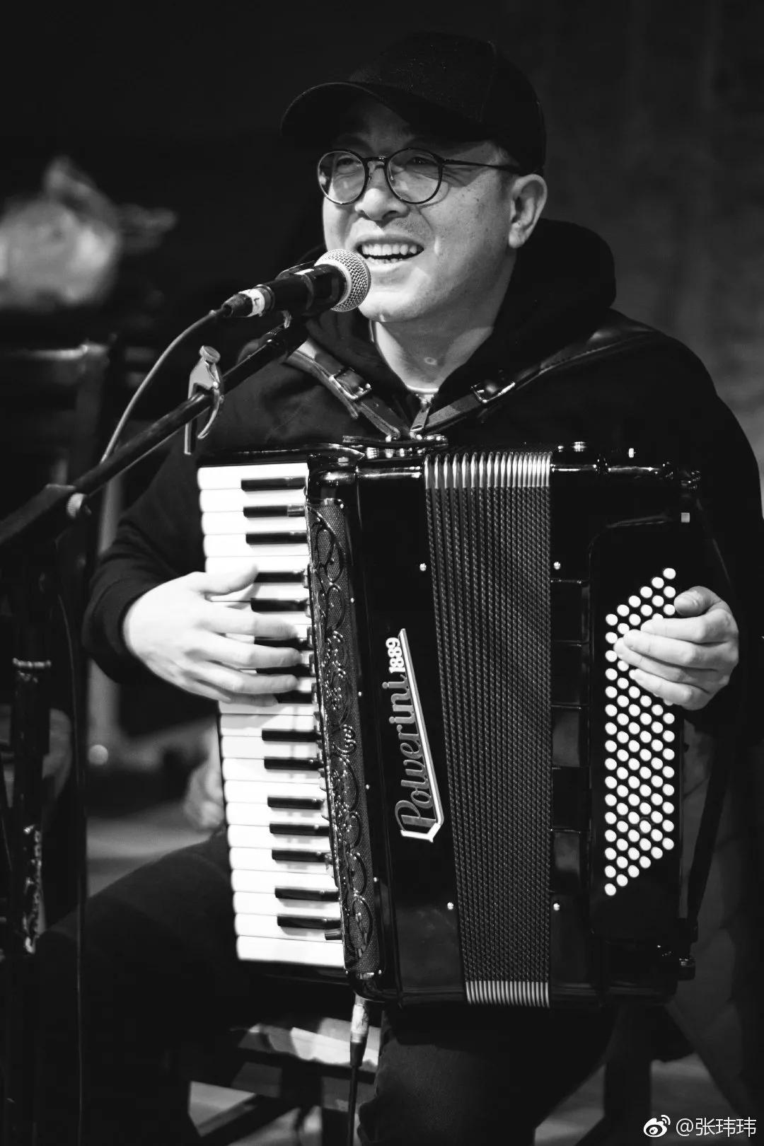 张玮玮吉他,张玮玮吉他弹唱全集