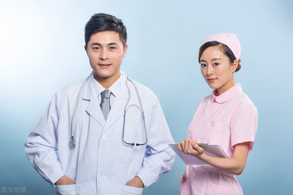 狗狗呕吐不吃饭是什么病,狗狗突然不吃饭没精神是什么病
