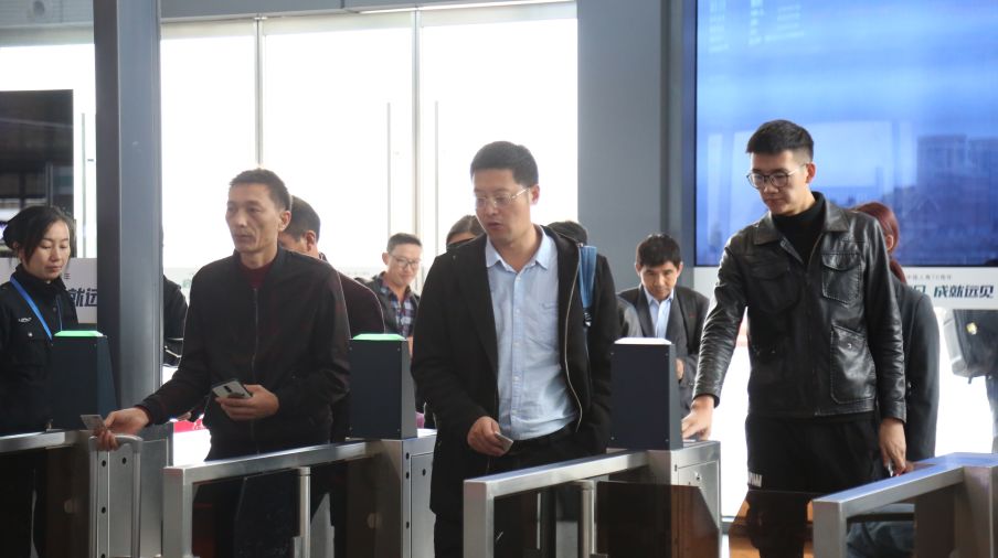 六安南站能直接刷身份证进站吗,六安火车站可以扫码进站嘛