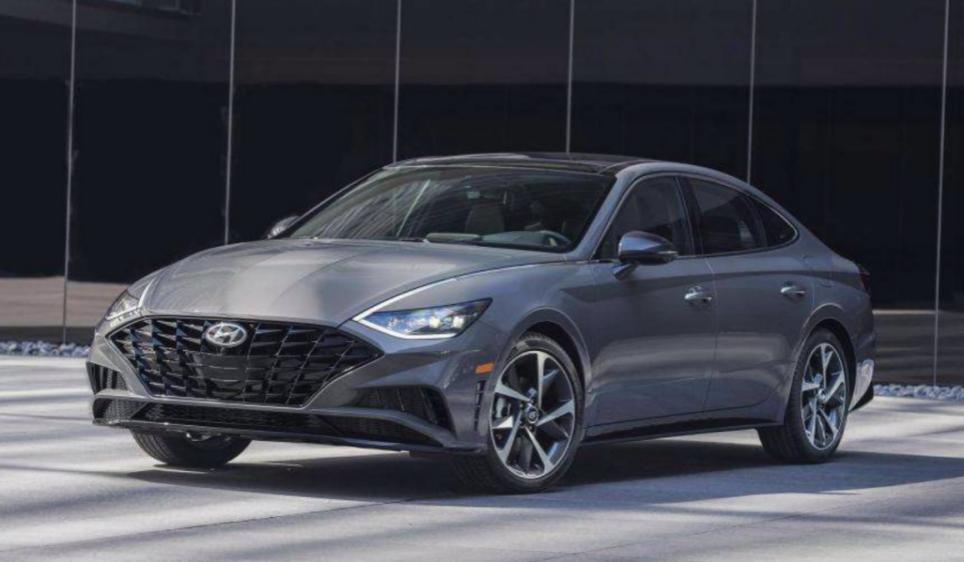 又都开始玩太阳能了？这辆现代到底咋样？