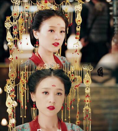 大佬力捧多年没火，“人间富贵花”如今居然凭借几套衣服出圈了？