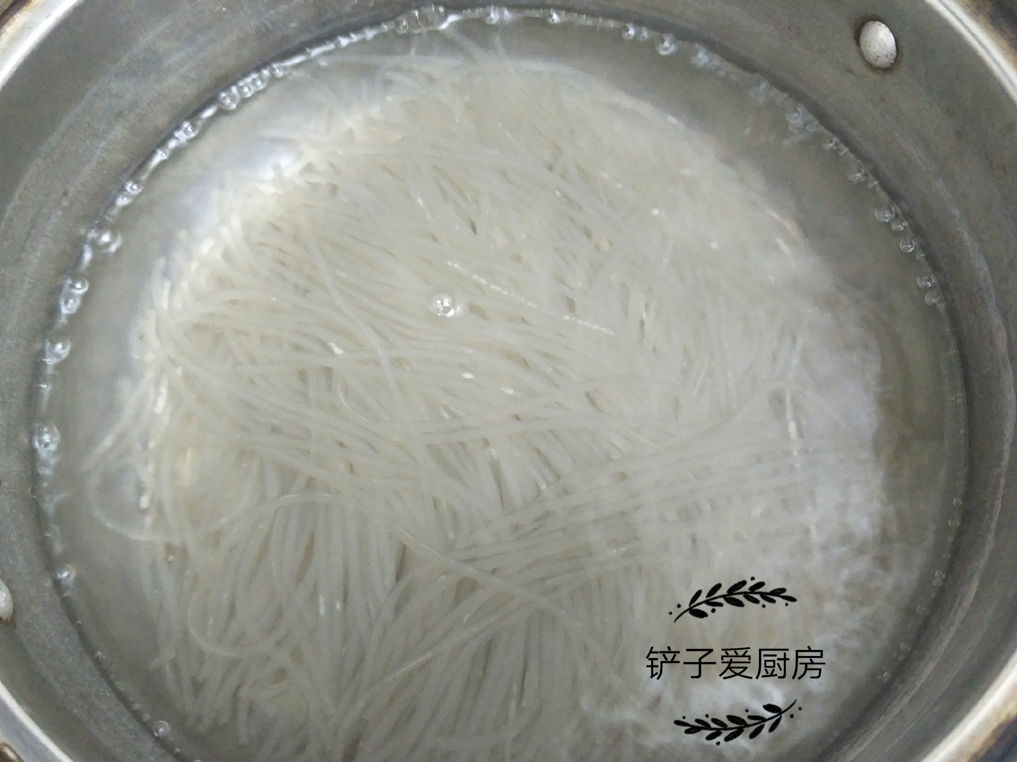 炒粉丝的方法全过程,炒粉丝如何不粘锅