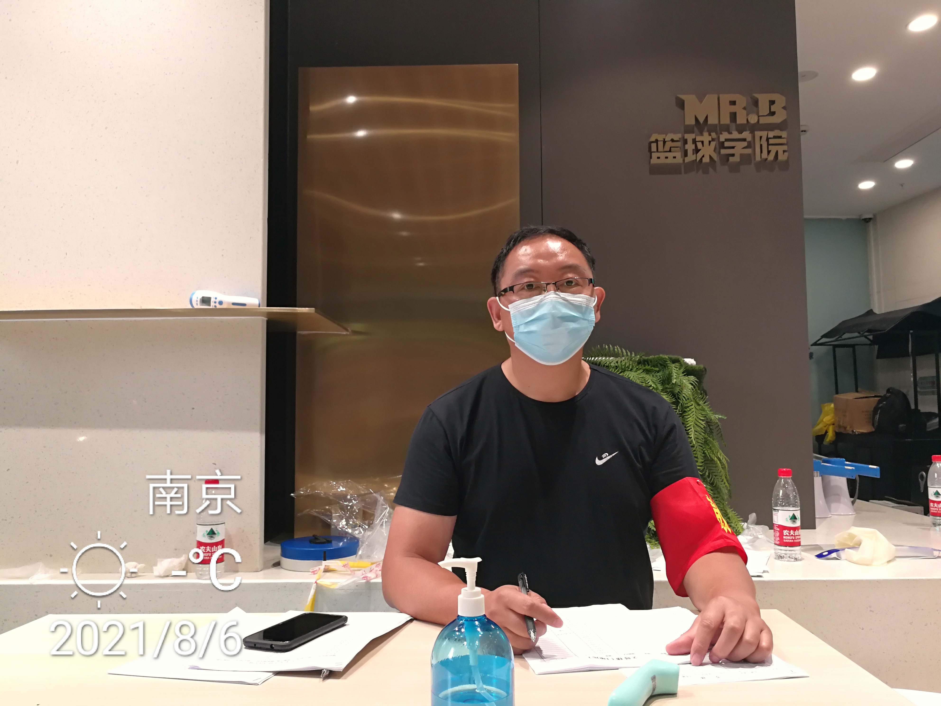 区街新闻｜70多幅照片记录世茂滨江社区辖内志愿者，南京感谢你们