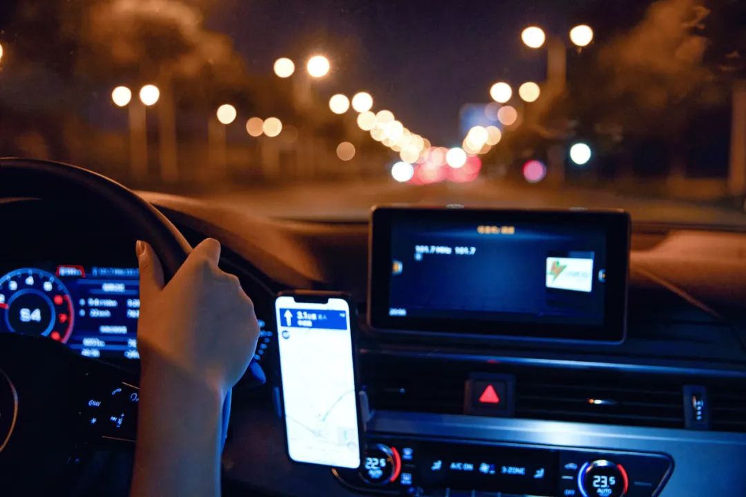 在上海工资不足6000要扣税吗,在上海工资低于当地最低工资标准