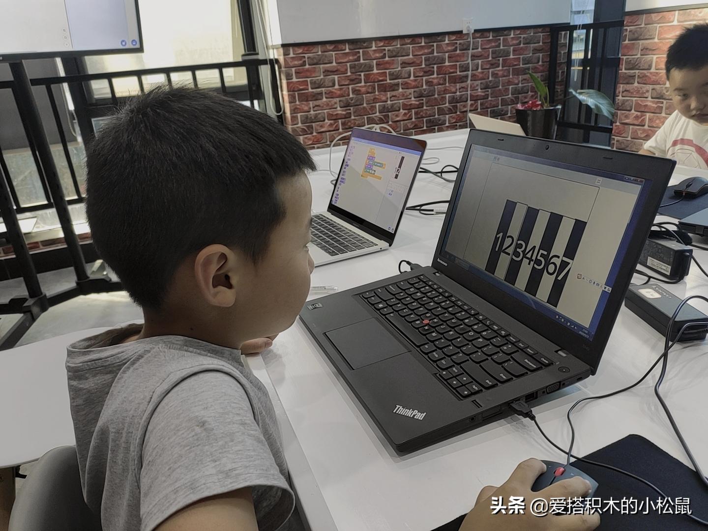 少儿机器人编程学的到底是什么,少儿编程有必要学吗是不是智商税