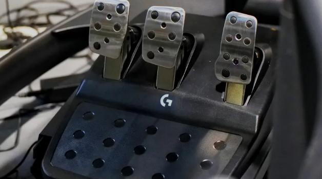 罗技g923方向盘改大,罗技g923方向盘的led灯怎么才亮