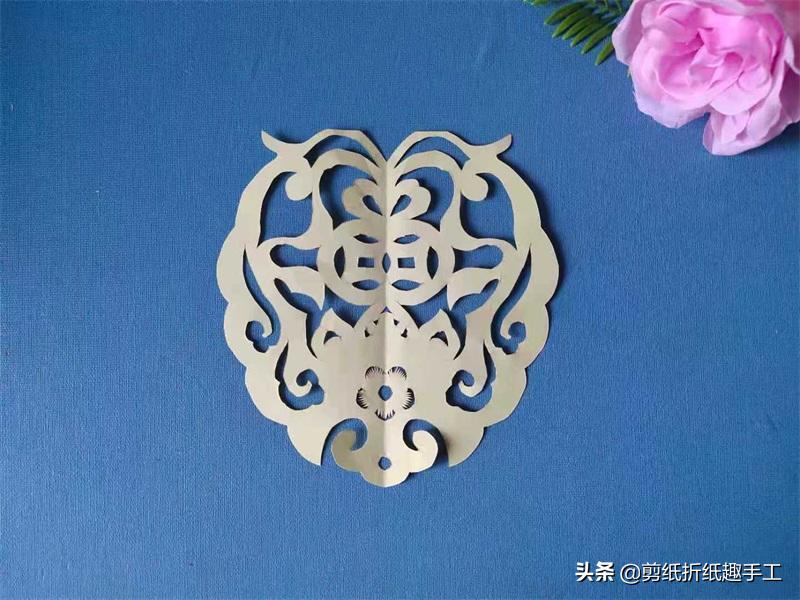关于幸福的剪纸,福在目前剪纸图片教程