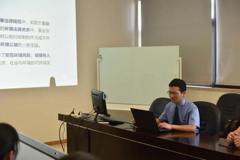 送法进校园普法护成长活动报道,送法进企业助力普法实效