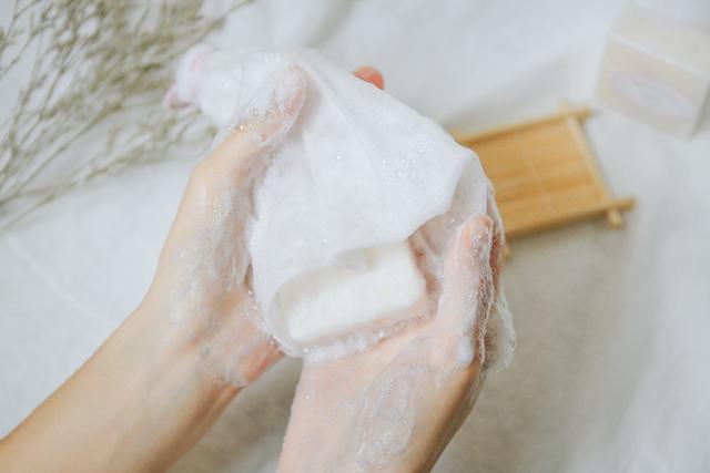 冷制手工皂在使用中很软什么原因,冷制手工皂出油斑