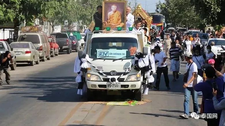 泰国捐钱最多的僧人,泰国活着的高僧哭丧