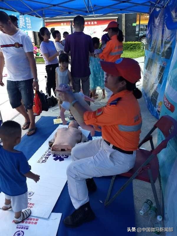 急救心肺复苏科普进社区,急救进医院视频