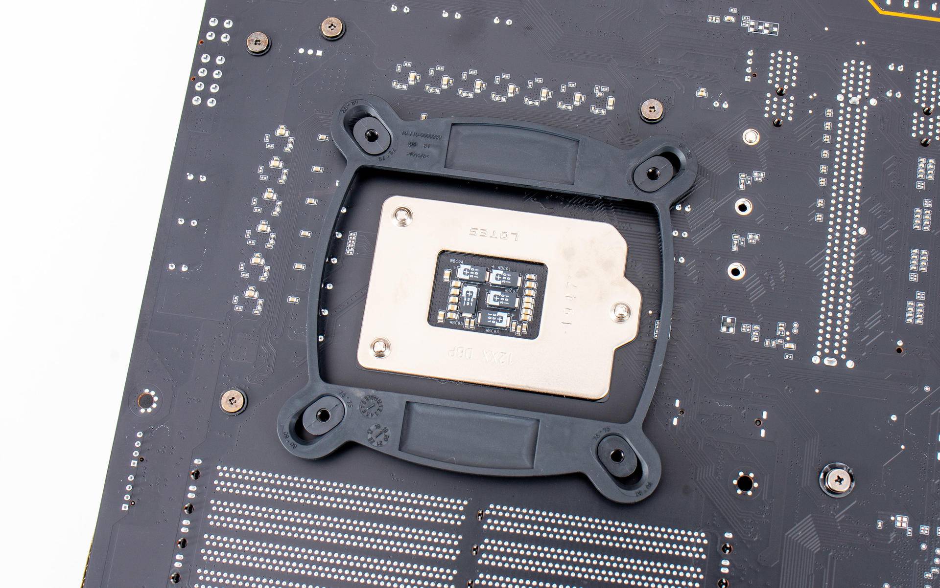 威刚一体式水冷测评,可以畅快玩游戏的笔记本电脑