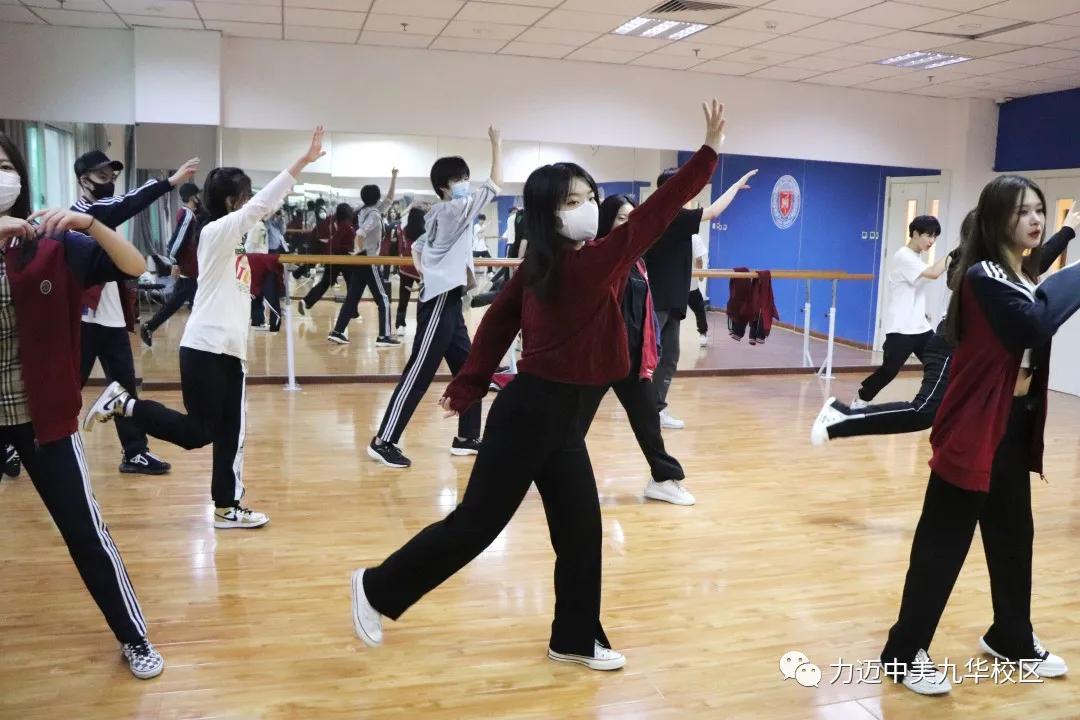 美国高中学校社团活动,美国高中生社团活动