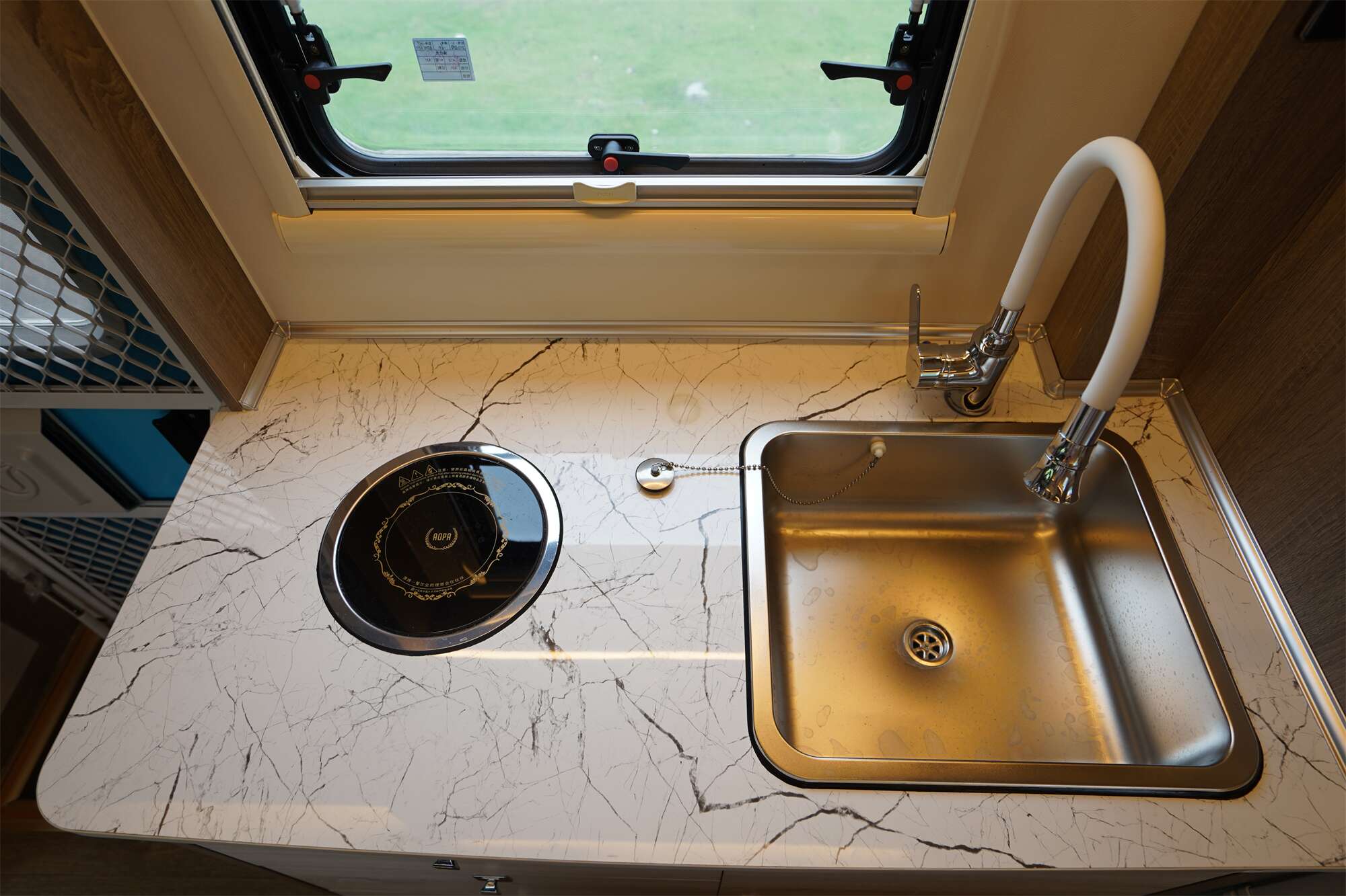 v362低顶6座房车,v362升顶7座房车