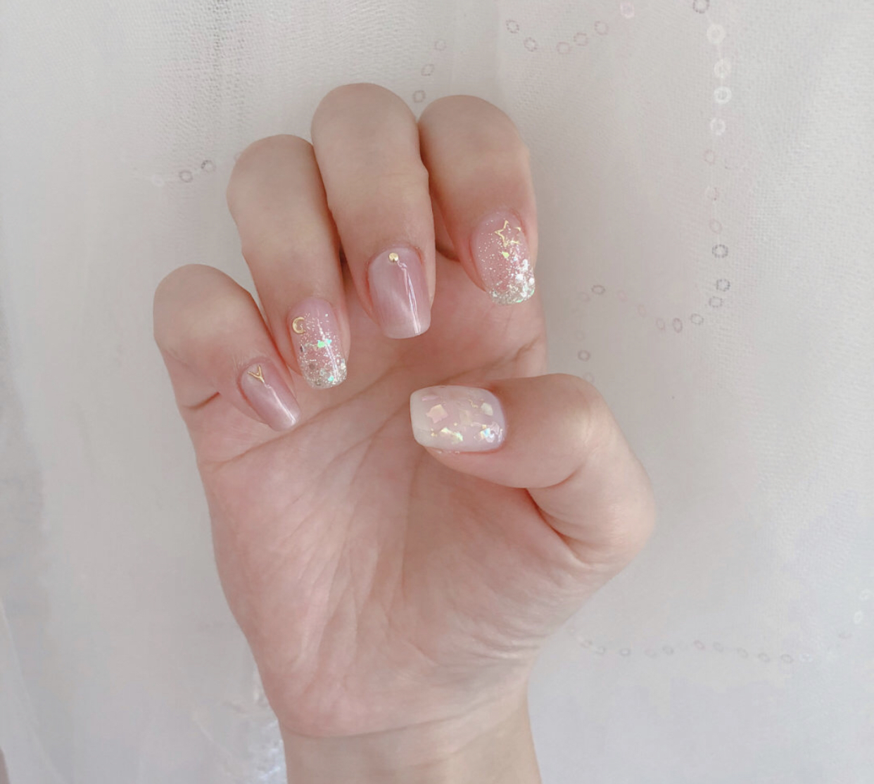 美甲夏日显白气质清冷,夏日仙气美甲适合指甲往里面长的