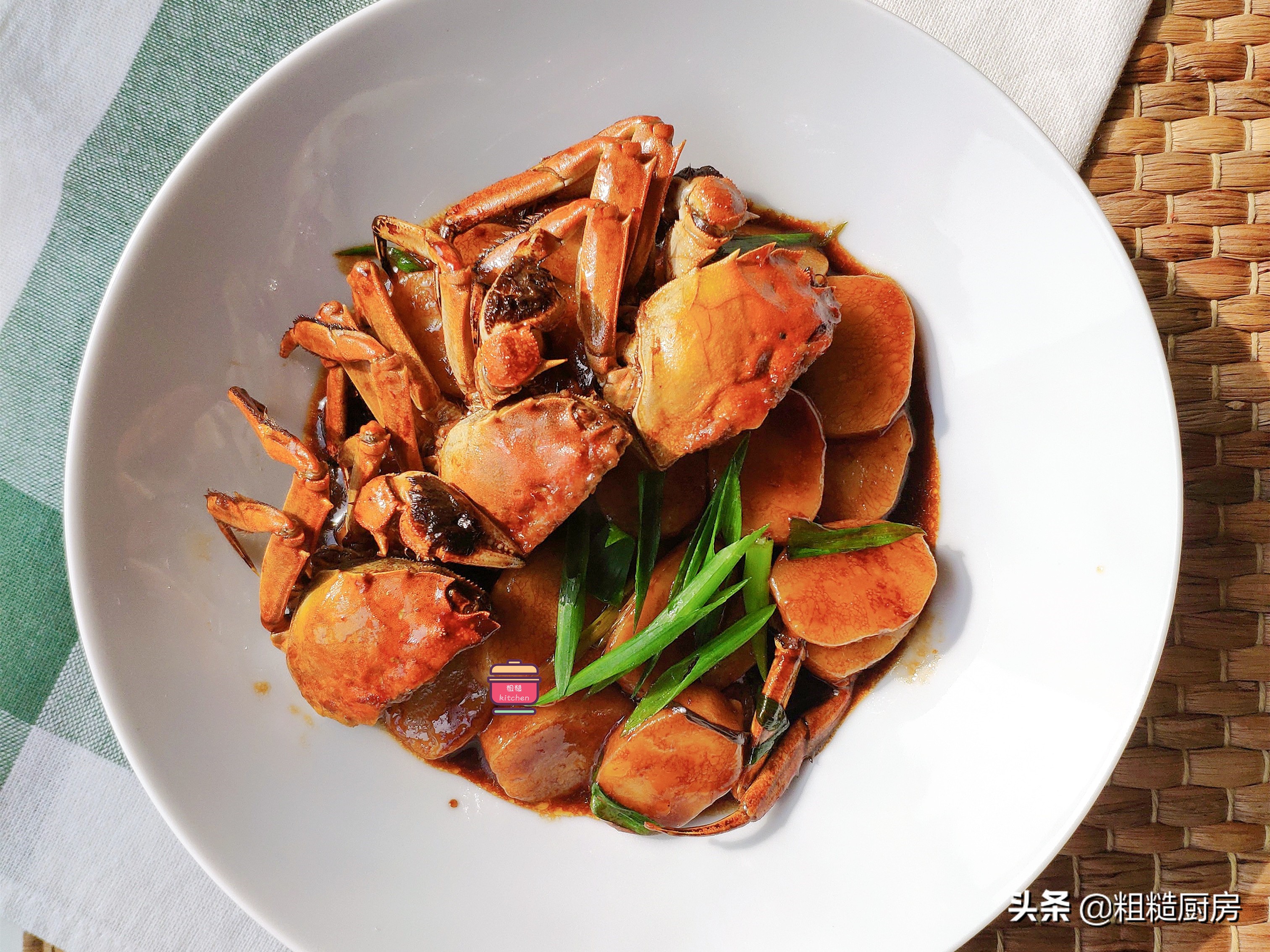 肥美大闸蟹这样吃最香,秋季肥美大闸蟹的吃法