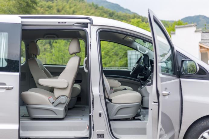 最新款江淮瑞风m4柴油版顶配,瑞风m4柴油版双燃料七座