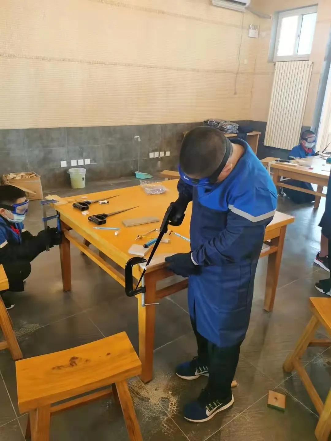 不靠名师、不拼生源，罗振宇盛赞的乡村学校，让我们看到教育“突围”的可能