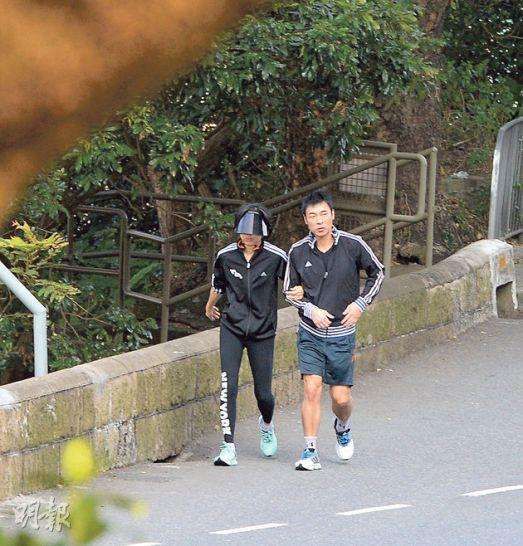 郑秀文在香港和王菲谁更火,郑秀文和王菲谁的地位高