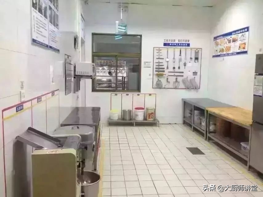 火爆全国的4D厨房到底是怎么样的？厨师长给你看看这些照片