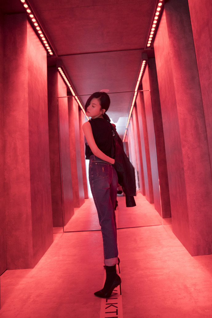 杨子姗青春装照片,杨子姗休闲甜酷写真图片
