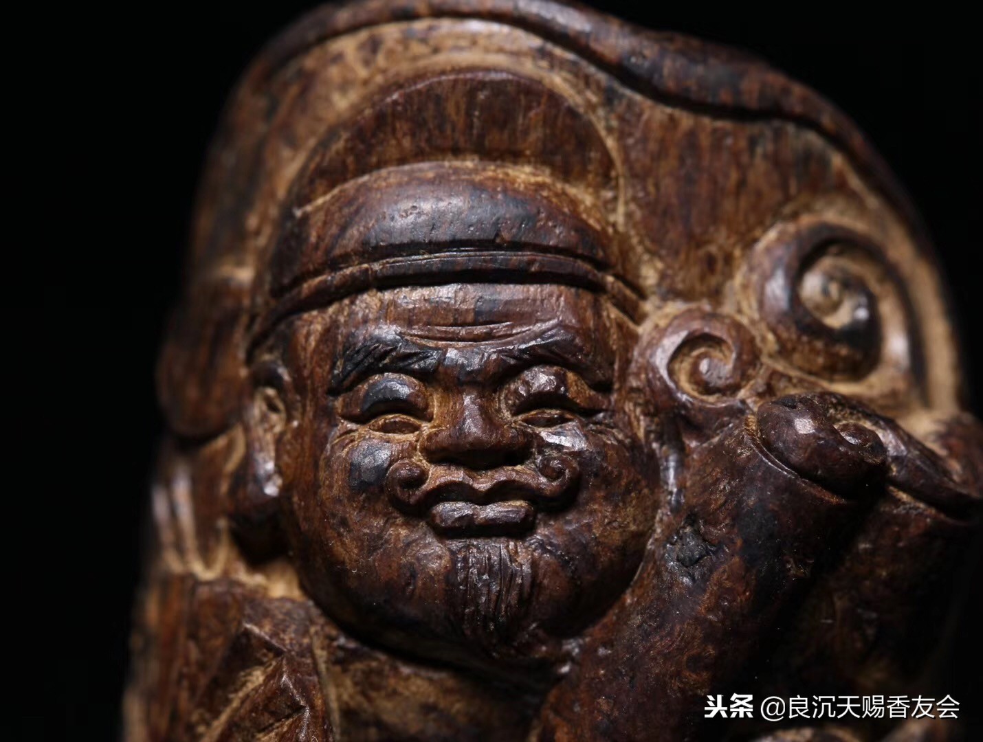 梁辰沉香手串价格表,沉香挂件有收藏价值吗