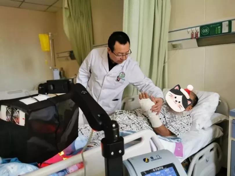 杨晓荣：酷爱钻研专挑“硬骨头”啃的学科带头人