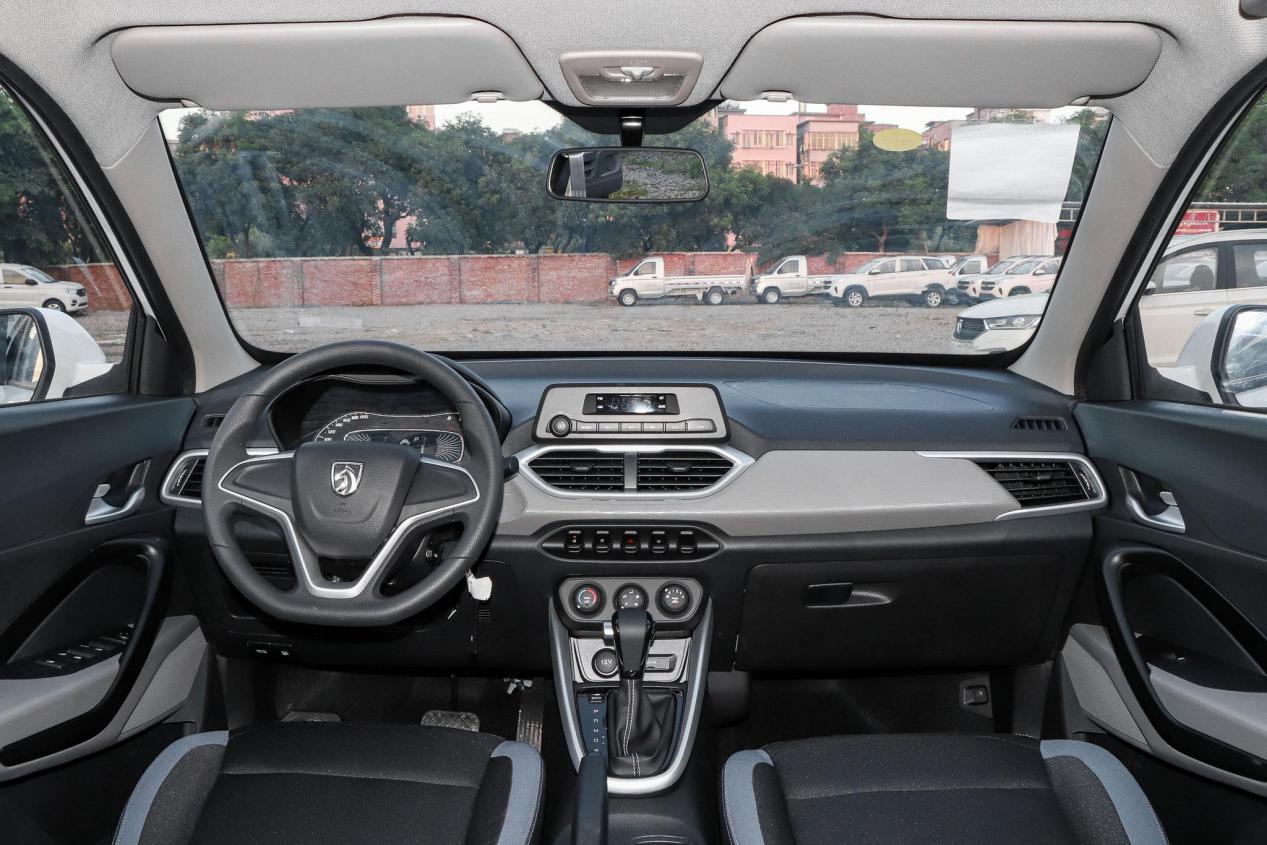 宝骏510中配带定位吗,宝骏51018款周年纪念款驾驶体验