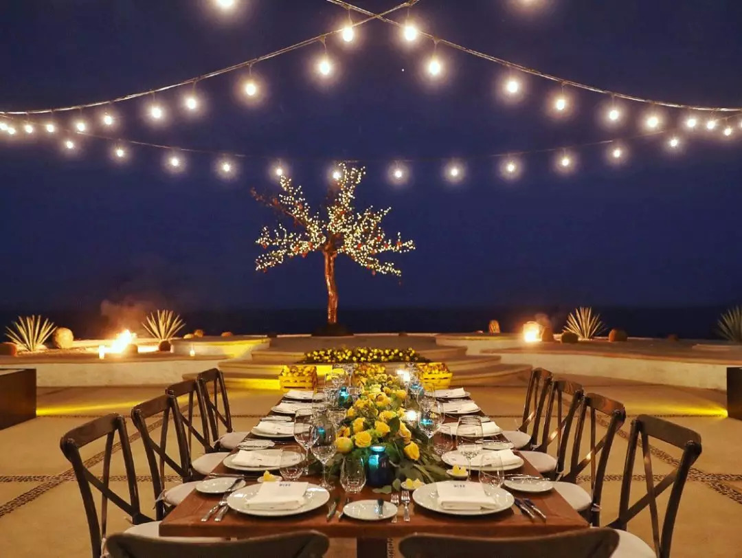 为什么rihanna那么火,rihanna副业赚多少钱