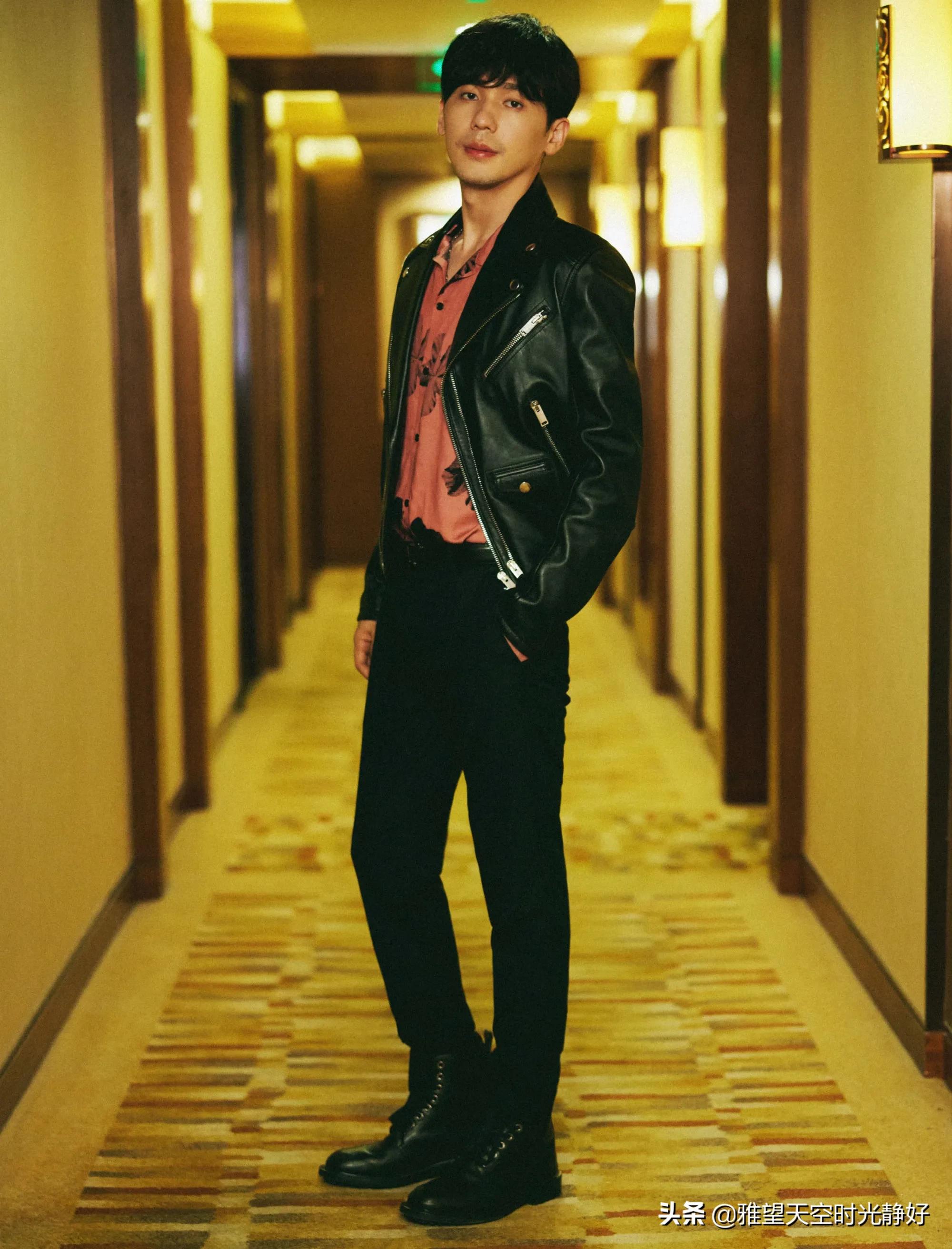 男明星西装穿搭夏季帅气,男士明星皮衣西服外套搭配