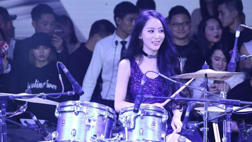 雅妍鼓手jaroflove现场完整版,韩国最美鼓手雅妍最火的打鼓视频