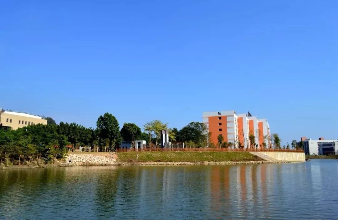 疑问？广东最年轻的大学！真的很差吗？