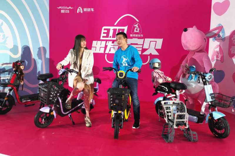 爱玛宝妈款,爱玛全球超受欢喜的电动车