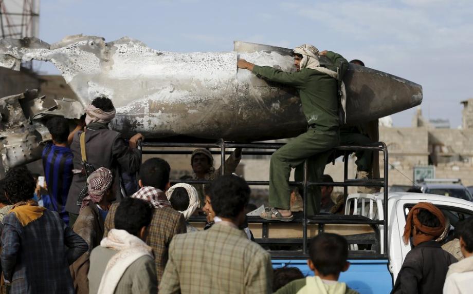 沙特拦截胡塞导弹视频,胡塞武装导弹击中美国军舰视频