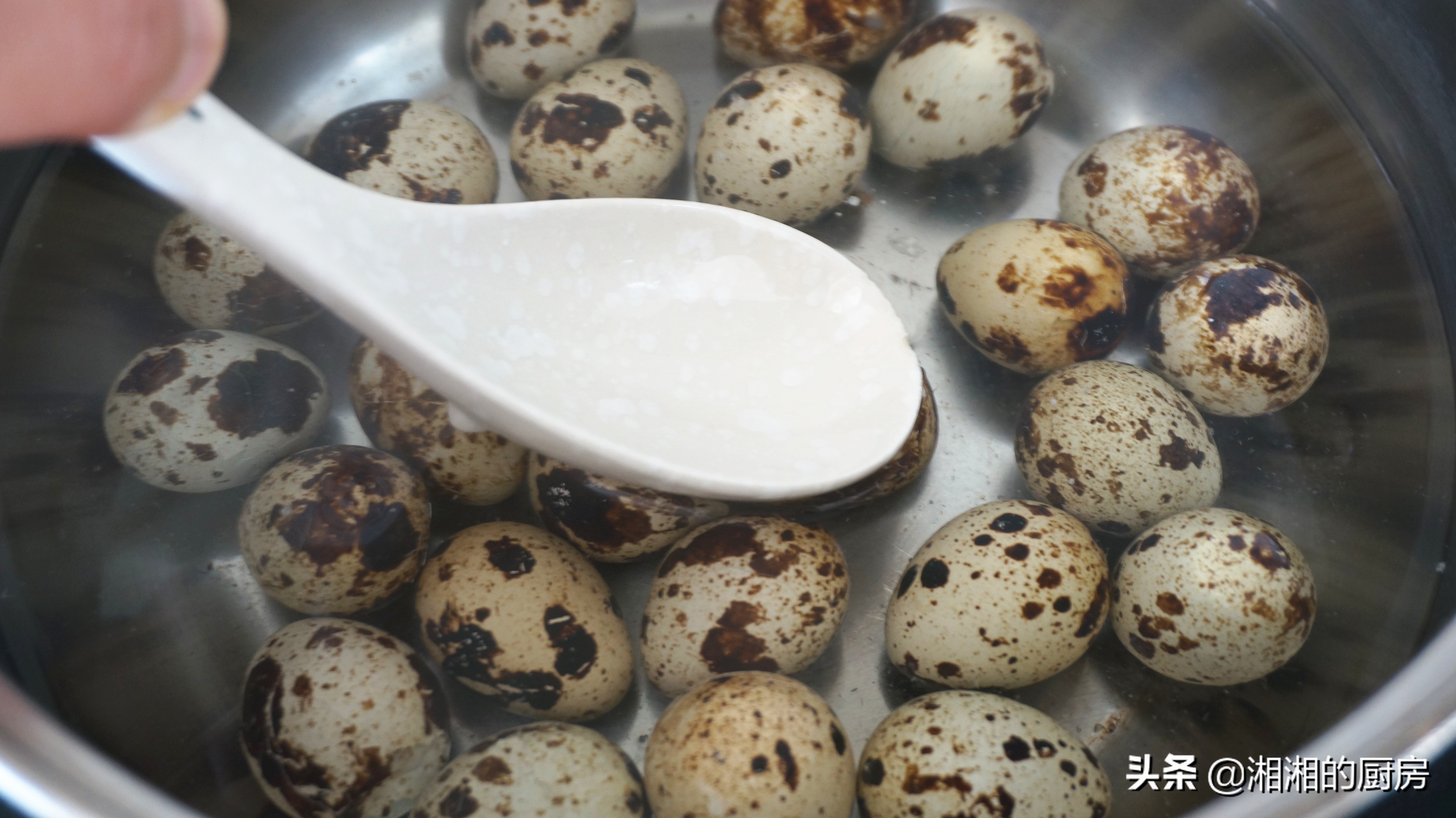 怎样剥鹌鹑蛋好剥也不会剥烂,怎样剥鹌鹑蛋又快又好