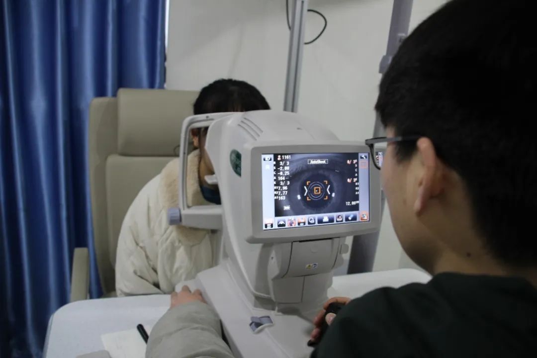 课堂教学+实训验配；欧几里德角膜塑形镜研修初级班顺利结业