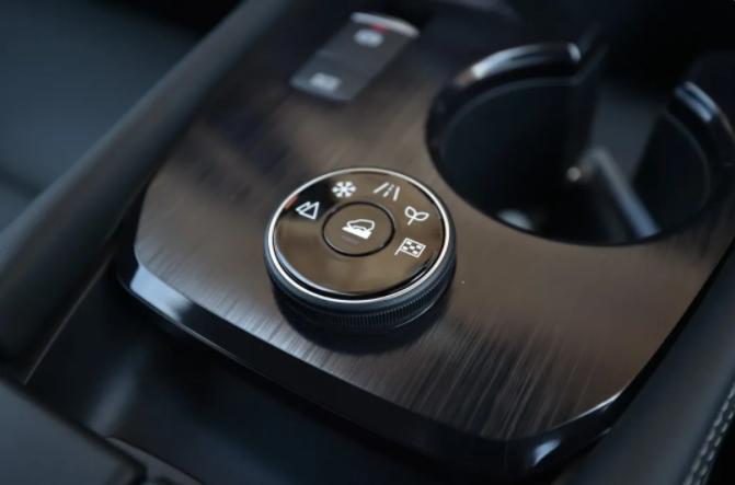 日产奇骏2017款2.5lcvt领先版4wd,奇骏三缸200亿是真的吗