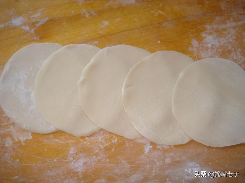 煮饺子千万别加水,饺子怎么煮才不会破皮粘锅呢