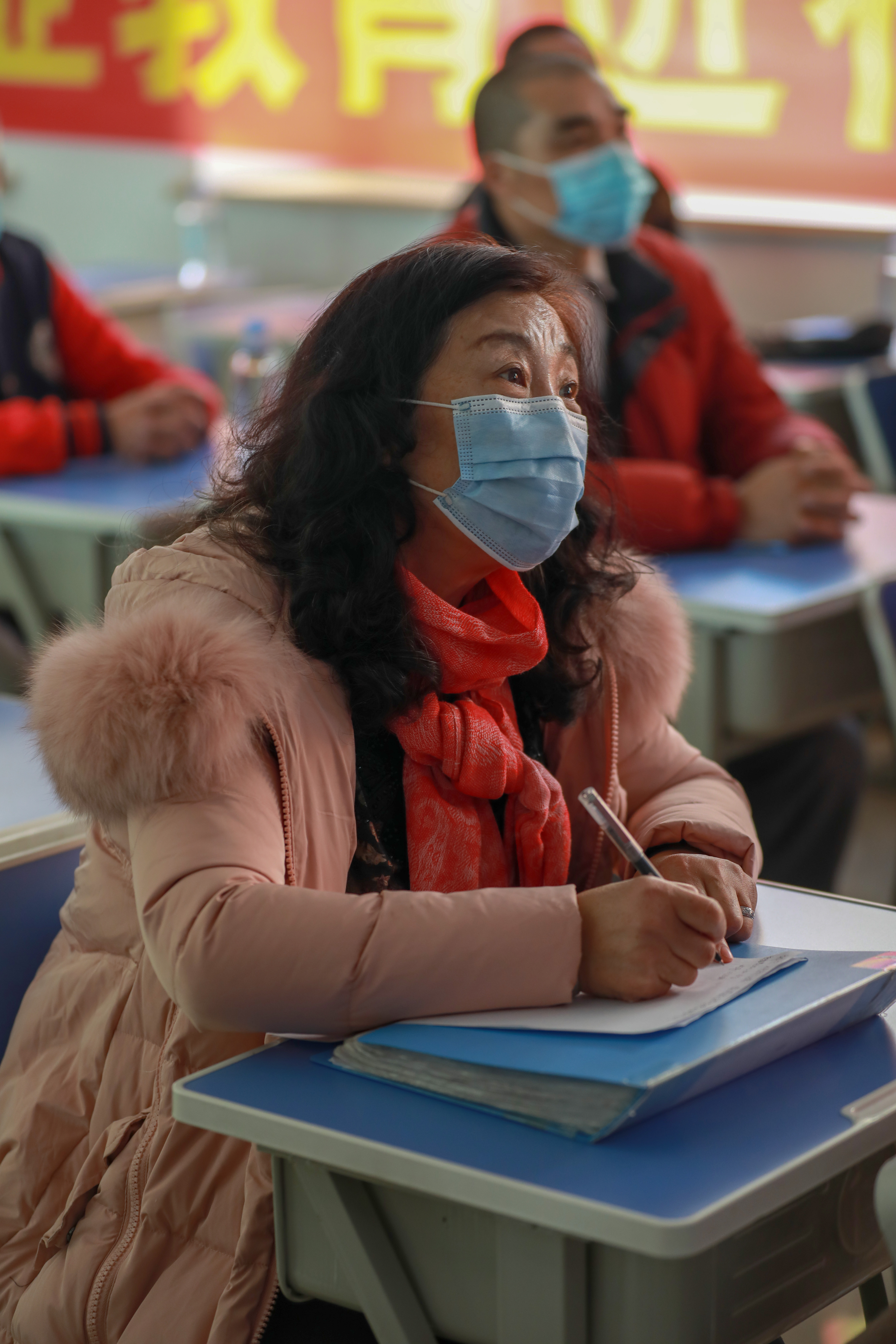 “读懂孩子成长中的敏感信号”，育才女校课程走进荣发社区
