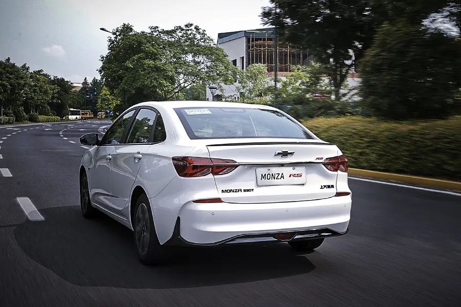 雪佛兰科鲁泽轻混实测,雪佛兰科鲁泽轻混版试驾